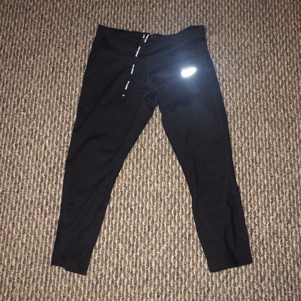 Nike dri fit training cropped pants. Size small